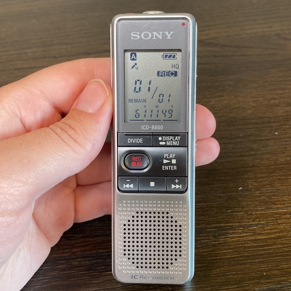 Sony ICD-B600 Digital Multi Track Digital Voice Recorder 300 Hrs Recording Time - Picture 3 of 7